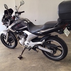YBR250バイクの画像