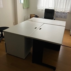3台セットのオフィスデスク