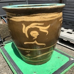 ピータンの入っていた甕ですの画像
