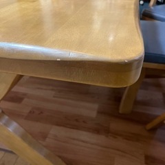 取引中　カリモクダイニングテーブルセット椅子6脚　タテ100×ヨコ180の画像