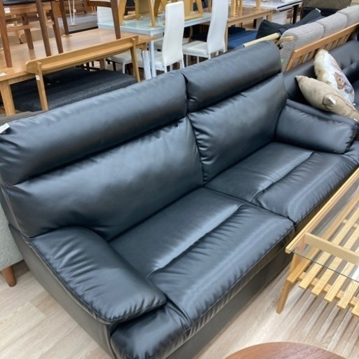 SAKODAの2人掛けソファーです。