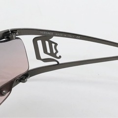 MGN-026【美品】VERSACE ヴェルサーチ サングラス ケース付き 正規品 メタルフレーム の画像