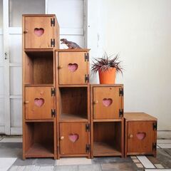 かわいい階段型のボックス　まだまだ沢山家具あります。