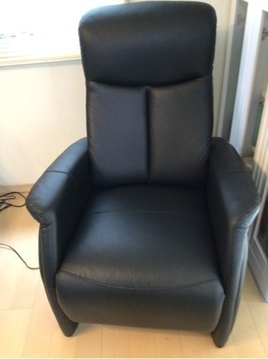 美品　ニトリ　コンフェ　電動リクライニングソファ