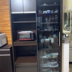 ✨食器棚✨横スライド式で便利です‼︎