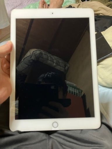 現品限り！！美品！最終値引き SIMフリーiPad6 32GB_10　シルバー  利用制限○