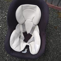 カーメイトの360度回転チャイルドシート