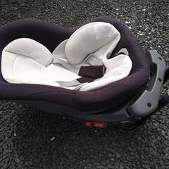 カーメイトの360度回転チャイルドシートの画像