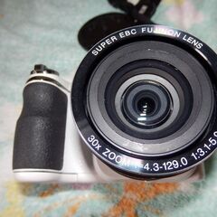 ❤️動作品★超望遠720mm★200倍ズーム❤️FinePix★S4500★白色➂の画像