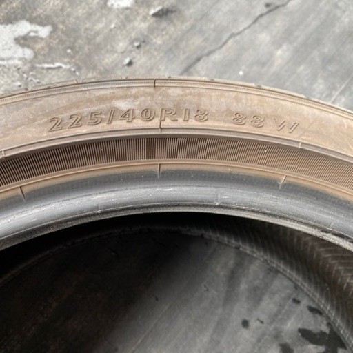 中古タイヤ１本　ダンロップ　225/40r18