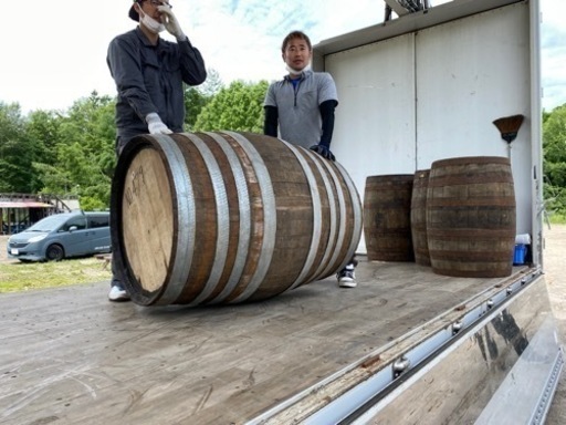 木樽　古樽　ワイン樽　アンティーク家具　ビンテージ　テーブルに