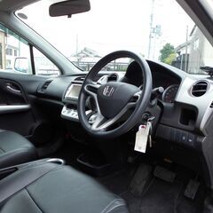 全国陸送OK　ストリーム　ZS 　実走行3.7万キロ　無料で予備検付けますの画像