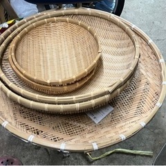 竹カゴと金属網カゴ　お譲りする方が決まりましたの画像