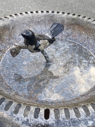 逸品 アイアン 鉄製 ガーデンスタンド 水鉢 鳥の水飲み場 オーナメント 庭 ガーデニング 園芸庭園置物オブジェ