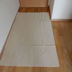 最終値下げ！これ以上値引き出来ません。ペルシャ絨毯ギャッベ カシュクリ　203×150cm リビング用 羊毛100％ 色オフホワイト  、滑り止めマットもおまけします。の画像