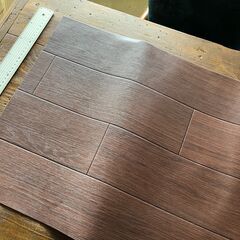【お話中】クッションフロアの余りいりませんか？275cm×45cmブラウン系。の画像