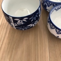 湯飲み茶碗と茶たく  （湯のみ10個、茶たく7個）の画像