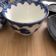 湯飲み茶碗と茶たく  （湯のみ10個、茶たく7個）の画像