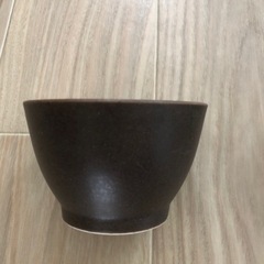 渋くてお洒落な湯飲み茶碗と茶たく  （湯のみ（6+1個）、お茶入れ1、茶たく4+1）の画像