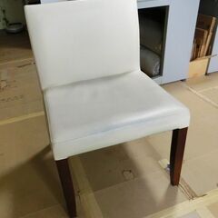 白いイス 中古 猫のひっかき傷あり