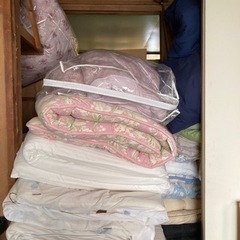 1枚500円 掛け布団　毛布など多数あります