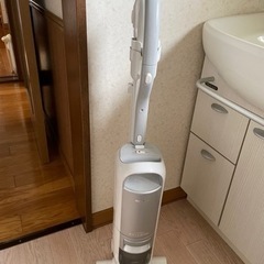 シャープサイクロン掃除機　EC-ST7-S