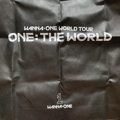 WANNAONE 日本限定 トートバッグ 白 黒 2個セットの画像