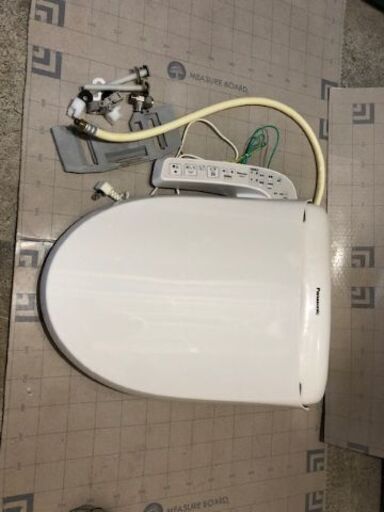 温水洗浄便座10