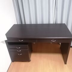 【無料】デスクとチェア