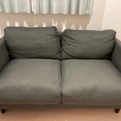 【値下げしました】ダークグレーのソファー(ニトリ)