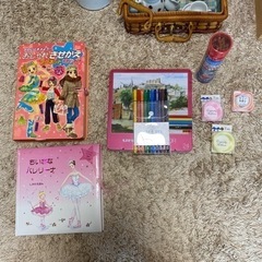 子供のおもちゃ、ぬいぐるみ、細かな雑貨の画像