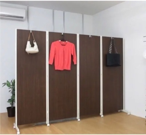 折りたたみパーテーション高さ180センチタイプ5連キャスター付き！