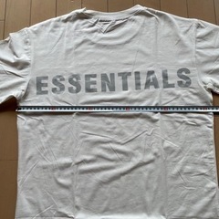 エッセンシャルズのTシャツ特価に値下げしました。の画像