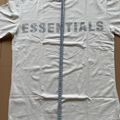 ESSENTIALSのTシャツ　特価に値下げしました。の画像