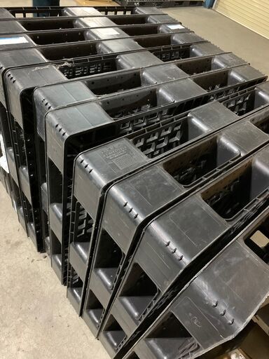 中古プラスチックパレット１０枚　黒