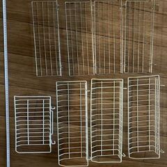 ［処分しました］あげます　100均のよくある網棚8個【取りに来てくれる方限定】の画像