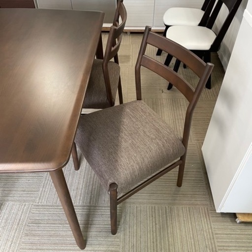 【新品同様‼️】定価84,800円♪ 現行モデル ニトリ 135cm幅4人掛けダイニングテーブルセット《NコレクションT-01》 片側ベンチ