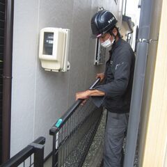 外壁塗装工事に必要な工事作業員急募！フェンス外し～簡単な大工仕事まで！初めは簡単な作業からでOK。経験者優遇します！の画像