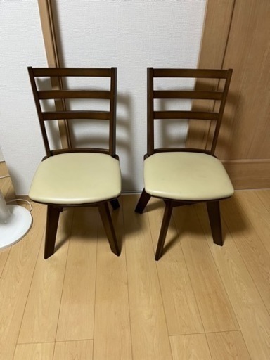 【売ります】ダイニング用椅子2つ【ニトリ】