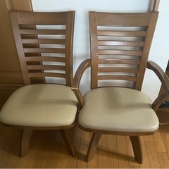 決まりました☆ 回転椅子　二脚