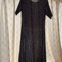 紺色　花柄ワンピース