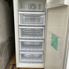 【ジャンク品】三菱ノンフロン冷凍庫 MF-U12N-W型 121リットル 2007年製の画像