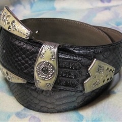 イタリヤ製 VERA PELLE レザー（ヘビ型押）高級ベルト 黒/銀の画像