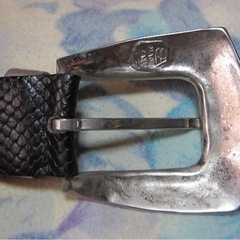 イタリヤ製 VERA PELLE レザー（ヘビ型押）高級ベルト 黒/銀の画像