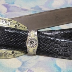 イタリヤ製 VERA PELLE レザー（ヘビ型押）高級ベルト 黒/銀の画像