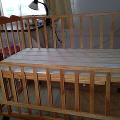 ベビーベッドの画像