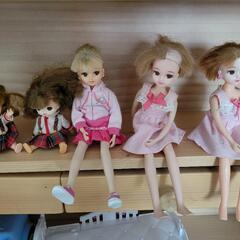 リカちゃん達　　小さいこは貰われていきました