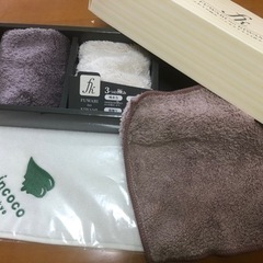 ブランドハンカチ・ガーゼorタオルハンカチ　未使用品の画像