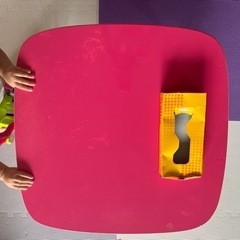 ピンク　テーブル