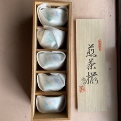 湯呑み茶碗の画像